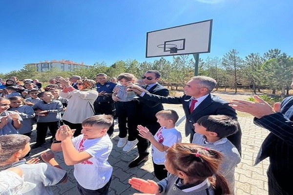 Kaymakamımız Sayın Fatih GÜNER, İlçemiz Fatih İlkokulunda Düzenlenen 2023-2024 Eğitim-Öğretim Yılı İlköğretim Haftası Kutlama Programına Katıldı.
